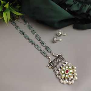 Meilleures ventes Aadrika Ensemble long collier oxydé et boucles d'oreilles à tige Forme géométrique de haute qualité directement du fournisseur indien - Product Image 4