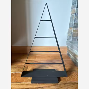 Ornement élégant de cloche de Noël en aluminium de qualité supérieure avec finition dorée, cloche de Noël dans un design moderne pour la décoration intérieure. - Product Image 4