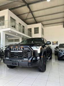 Pick-up pleine grandeur d'occasion 2025 Limited 4x4 Édition TRD - Product Image 2
