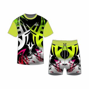 Costume de sport pour hommes avec logo personnalisé 2 pièces short de jogging et t-shirts d'été à sublimation pour les activités de plein air - Product Image 5