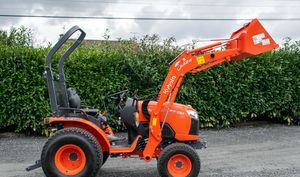 Asequible 2025 Venta al por mayor Usado para Kubota B2601 Tractor de ruedas Mejor precio Entrega rápida y muy limpio disponible en stock - Product Image 4