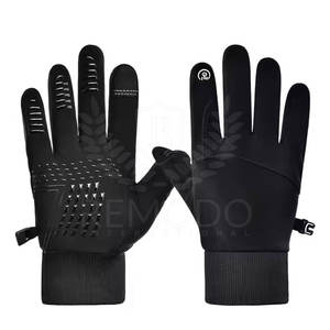<b>Warm</b> <b>Gloves</b> Protect Against Cold With Insulated Layers And Water-Resistant Shells <b>Warm</b> <b>Gloves</b> - Product Image 5