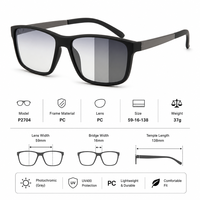 Lunettes de soleil photochromiques grises à monture carrée noire, verres transparents pour intérieur, assombrissement complet pour extérieur, protection UV400, monture PC pour hommes et femmes