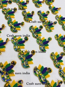 2025 personnalisé à la mode à la main perlé boucles d'oreilles pour les filles classique gland forme pour fête anniversaire et soirée mode - Product Image 2