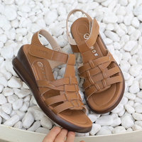 [JSHOE] Sandales pour femmes Urban LiteLift Action en cuir de vachette avec fermeture velcro, finition élégante avec amorti pour l'été