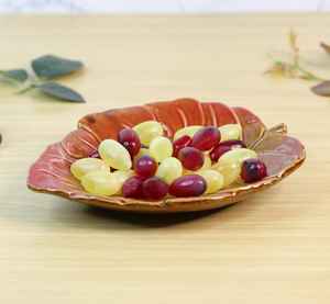 Plateau en céramique de luxe en forme de feuille, plat à bijoux, plat décoratif en porcelaine élégant, plateau de service pour fruits, vert, Ramadan, mariage, unique - Product Image 1