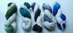 Hilos de cinta de seda Sari teñidos por inmersión hechos a medida con telas recicladas de seda pura para proyectos artesanales - Product Image 2