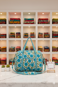 Bolsa de Viaje Deportiva de Fin de Semana Azul Cielo de Algodón Hecha a Mano, Gran Capacidad, Cierre de Cremallera Duradero, Diseño Floral Amarillo de Lujo para Viajar - Product Image 4