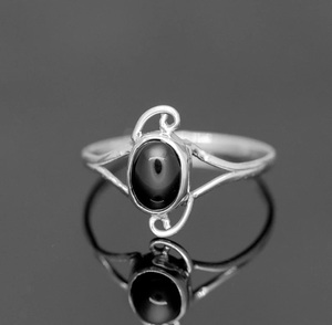 Anillo de ónix negro con cabujón ovalado, joyería de piedras preciosas hechas a mano de Plata de Ley 925, anillo de regalo elegante para mujer - Product Image 1