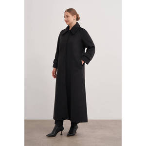 Cappotto Invernale Nero Intrecciato con Colletto a Camicia e Polsini con Spalline - Product Image 4