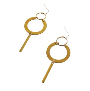 Boucles d'oreilles en laiton faites à la main avec motif martelé - Plaqué or - Bijoux artistiques anciens/modernes/traditionnels - Product Image 2