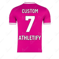 Maillot de football personnalisé pour hommes avec nom et numéro, coupe athlétique pour les équipes sportives, respirant et durable.