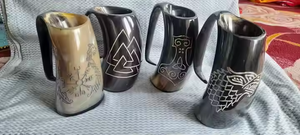 Corne à boire et mugs à boire gravés à la main de couleur noire sur mesure, fabriqués à partir de cornes de buffle par crescent crafts - Product Image 2