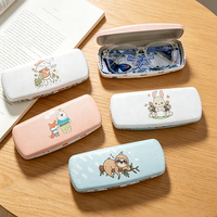 Étui à lunettes à motif d'animaux de dessin animé avec plumes bleues, étui de protection pour lunettes d'étudiant, coque rigide, étui à lunettes portable et mignon