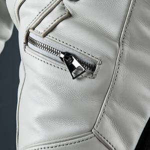 Traje de cuero de motocicleta de cuero de vaca personalizado para Mujer | Top Grain | Armadura CE | Logotipo personalizado | Hecho a medida - Product Image 6