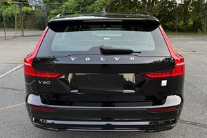 Voiture d'<span class=keywords><strong>occasion</strong></span> bien entretenue et propre, <span class=keywords><strong>Volvo</strong></span> <span class=keywords><strong>V60</strong></span> Recharge T8 Polestar Engineered 2024, prête à être expédiée dans le monde entier. - Product Image 6