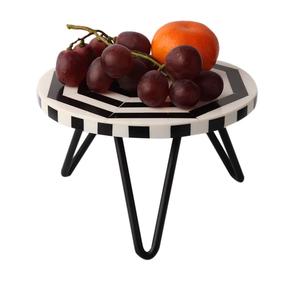 Magnifique support de service pour gâteau aux fruits de forme arrondie avec dessus en marbre blanc pour les fêtes de Noël et autres occasions de décoration - Product Image 2