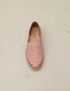 รองเท้าโมคาซินหนังแท้สีชมพูแบบสาน รองเท้าสวมแบบสลิปออนสำหรับผู้หญิง เหมาะสำหรับใส่ลำลองในชีวิตประจำวัน - Product Image 6