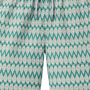 Shorts de bain recyclés pour hommes, motif tropical vert en zigzag, séchage rapide, avec taille élastique et poches à cordon - Product Image 6
