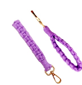 Porte-clés Macramé Fait Main pour un Accès Facile aux Clés, Cadeau de Mariage Bohème, Porte-clés Macramé Fait Main - Product Image 1