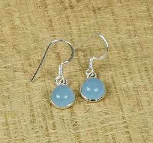 Boucles d'oreilles clous en argent sterling et calcédoine bleue, faites à la main, bijoux fantaisie en pierres précieuses, cadeau de pierre de naissance d'août pour femme, idéal pour les fêtes - Product Image 4