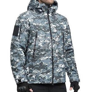 Chaqueta Táctica Ligera Resistente al Agua, Material Transpirable, Capucha Ajustable y Múltiples Compartimentos de Almacenamiento - Product Image 1