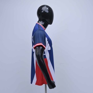 เสื้อฟุตบอลผู้ชายสั่งทำขายส่ง พิมพ์ลายแบบ Sublimation แขนสั้น ดีไซน์เรียบง่าย แห้งเร็ว คอกลม โพลีเอสเตอร์ โลโก้ด้านหน้า สำหรับฤดูร้อน - Product Image 4