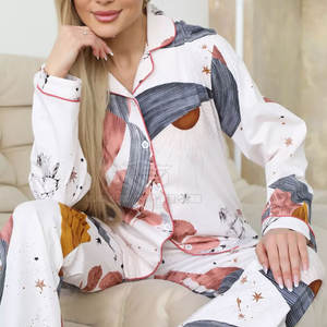 Ensemble de pyjama en soie tricotée pour femmes, avec logo sur le devant, longueur intégrale, doux et confortable, pour la maison - Product Image 2