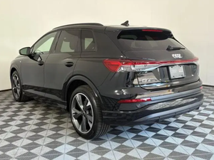 NUEVO MODELO WA1LUBFZ6RP069938 SUV de Lujo NewEnergy 2024 Q4 E-tron Premium Plus 55 AWD con 700+ km de Autonomía e Interior de Cuero - Product Image 2
