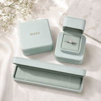 Boîte de présentation carrée MISEN de qualité supérieure, intérieur en daim doux, fermeture à couvercle, style personnalisé pour l'emballage de bijoux de marque en vente au détail