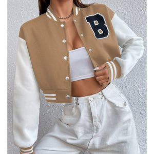 แจ็คเก็ตเบสบอลครอปสีพื้นสำหรับผู้หญิง ปี 2026 พรีเมียม ติดกระดุม แฟชั่นสไตล์วิทยาลัย แจ็คเก็ตวาร์ซิตี้ครอปสำหรับผู้หญิง - Product Image 3
