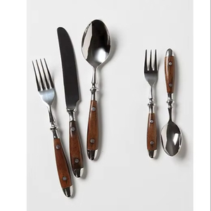 Juego de cubiertos elegantes de acero inoxidable con corte de madera Cubiertos elegantes de diseño de madera y metal con mango elegante para alojamiento de comedor - Product Image 1
