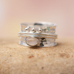 Anillo de piedras preciosas de piedra lunar de arcoíris de cabina ovalada Anillo de Plata de Ley 925 Ajuste de bisel Anillo vintage Chapado en plata para fiesta de regalo. - Product Image 3