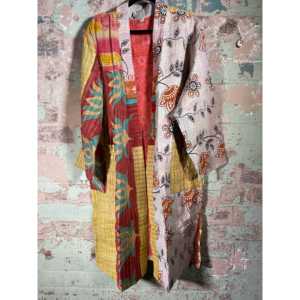 Kimono Kantha Vintage con un Toque Festivo - Product Image 2