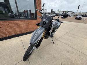 Venta Auténtica de Motocicletas Nuevas Suzuki DR-Z4S 2025 - Product Image 4