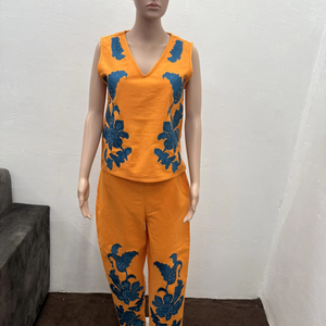 Top corto con bordado floral para mujer y culottes de pierna ancha de cintura alta conjunto informal de dos piezas con bolsillos delanteros - Product Image 1