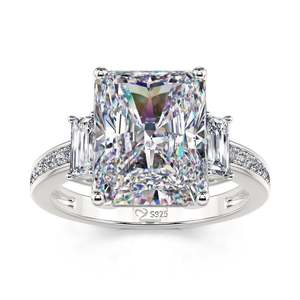 Anillo de Plata de Ley con Gema de Corte Esmeralda Vintage para Aniversario - Product Image 1