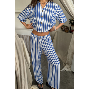 Ensemble de vêtements de nuit pour femmes, chemise courte à rayures bleues et pantalon ample en modal - Product Image 1