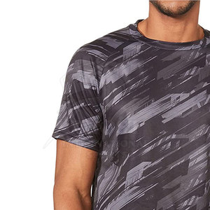 T-shirts pour hommes Dry Fit fabriqués en usine, vêtements de sport à séchage rapide avec tailles personnalisées et finitions de qualité professionnelle - Product Image 4