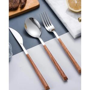 Ensemble de couverts en acier et bois de qualité supérieure conçu pour être parfaitement associé à des cadres de table élégants pour des événements formels - Product Image 4