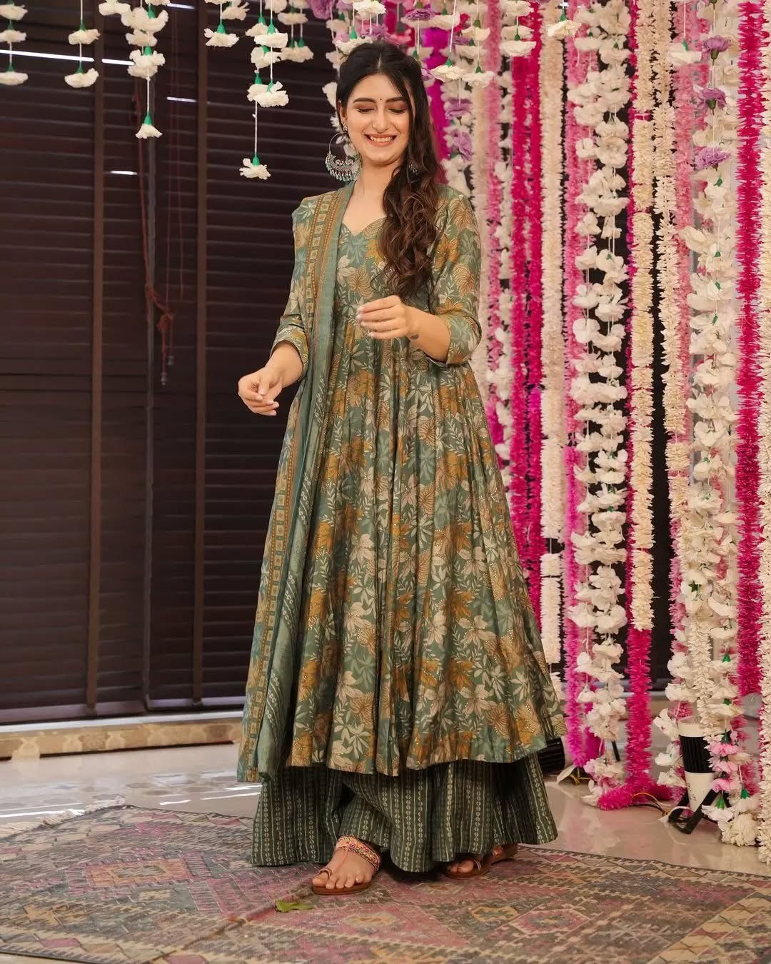 chinese dress ladies Green Pakistani Maxi Dress | Imrozia Serene Mehram Brides '23 | SB-13 main image 0