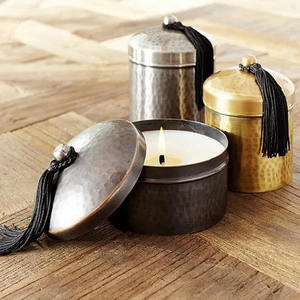 Pot de bougie en métal de forme ronde de conception coûteuse avec couvercle pour le pot de bougie de décorations de table de mariage et de noël - Product Image 2