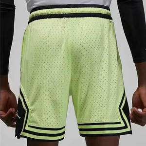 Pantalones cortos de malla personalizados para hombre, fabricante de sublimación Dtg de poliéster con estampado de 5 pulgadas, pantalones cortos de malla para gimnasio para hombre, ropa deportiva - Product Image 2