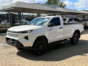 Pick-up Toyota Hilux TRX 2.8L Diesel Turbo Automatique 4x4 Cabine Simple d'occasion, jantes en alliage d'aluminium R17, sièges en tissu - Product Image 4