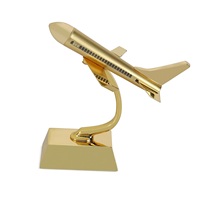Modèle d'avion Concorde en aluminium élégant fait main, design Art Déco stylé, artisanat métallique, écologique, haute qualité, abstrait
