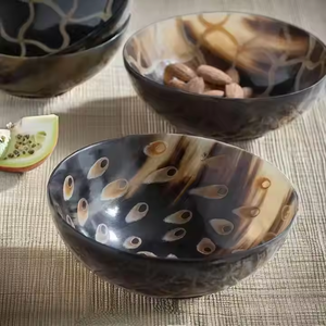 Cuenco de cuerno de Búfalo en todos los tamaños Cuenco decorativo artesanal de cuerno indio Nuevo diseño para uso doméstico Disponible para la venta por Crescent Crafts - Product Image 5