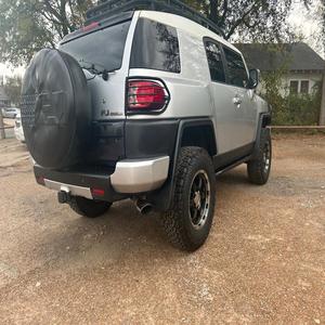 Compre coches Toyota FJ Cruiser usados bastante usados sin historial de accidentes Venta caliente Fresh and Clean Used Top Speed disponible al por mayor - Product Image 3