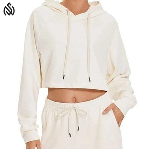 Ensemble de shorts à capuche surdimensionnés Streetwear Ensembles pour femmes de haute qualité vente en gros de sweat à capuche et shorts Ensembles pour femmes - Product Image 3
