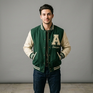 Blouson universitaire vert crème en laine avec manches en cuir, col et poignets en tricot côtelé, fermeture à boutons-pression, logo personnalisé, streetwear, vêtement d'extérieur, manteau pour homme - Product Image 1