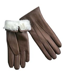 Guantes de vestir ajustados para hombre que ofrecen un diseño moderno y elegante para trajes de invierno refinados y presencia formal distinguida - Product Image 1